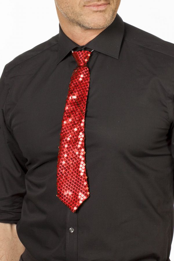 kiiltävä solmio miehelle